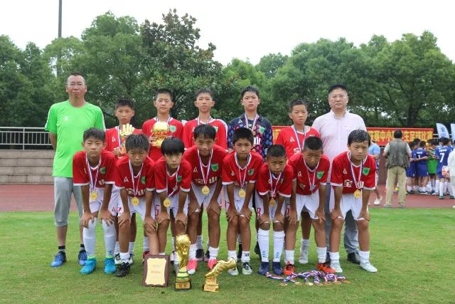 北控大胜送四川7连败 广厦5连胜送宁波8连败