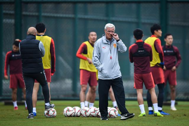 国际足联主席的脸 又被特朗普打了